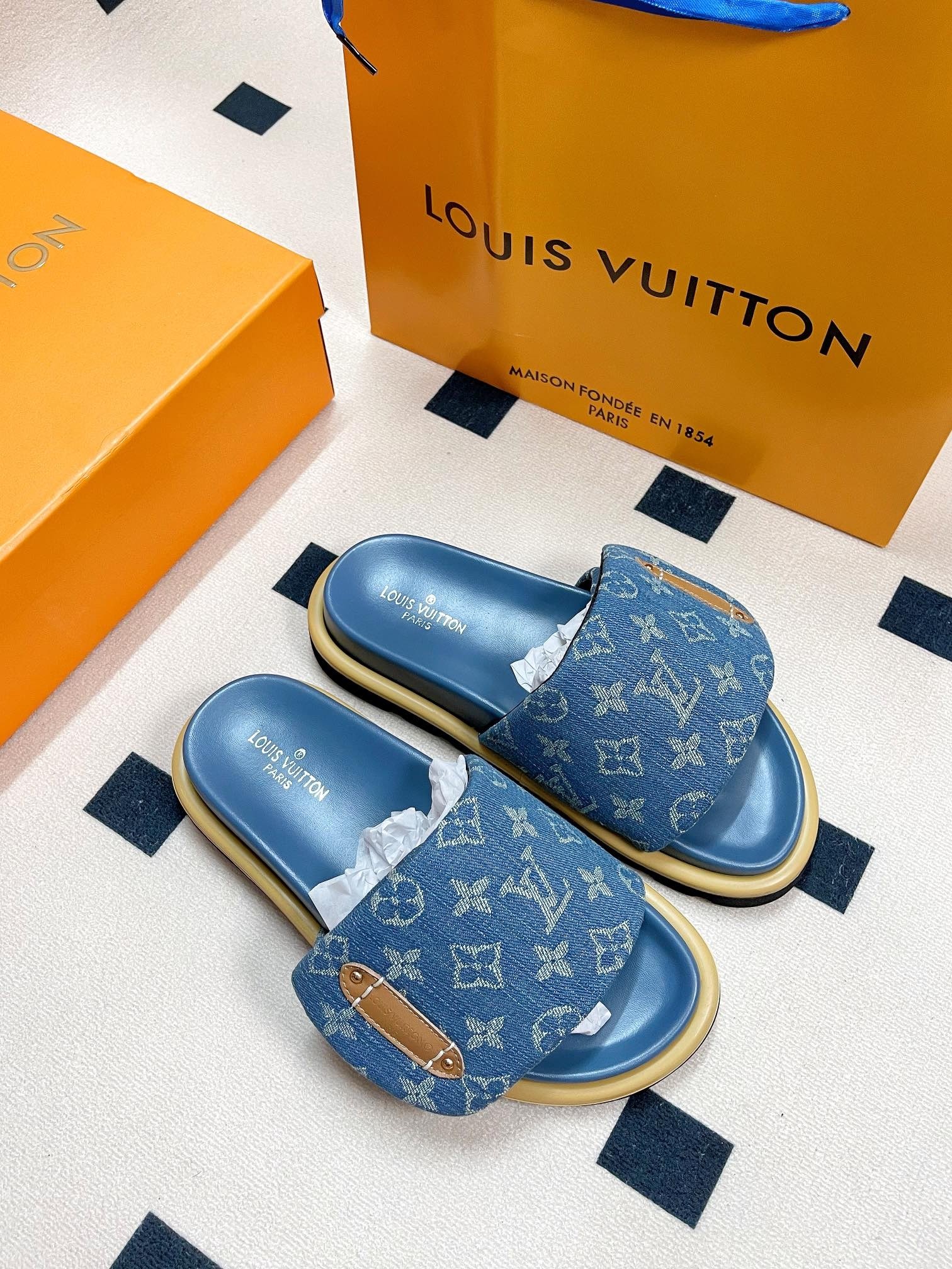 【LOUIS VUITTON】デニム モノグラム サンダル