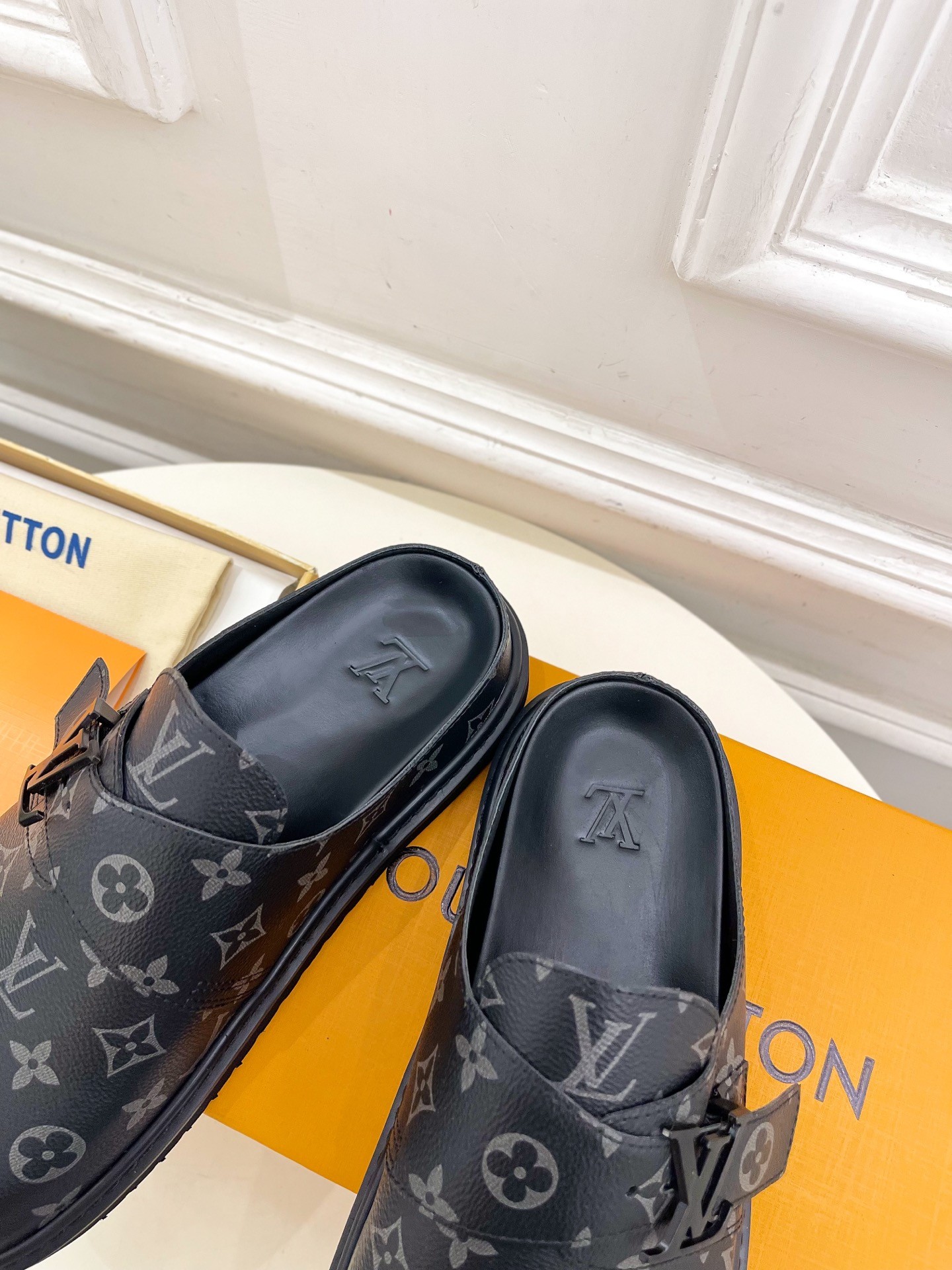 【LOUIS VUITTON】COSY COMFORT サンダル