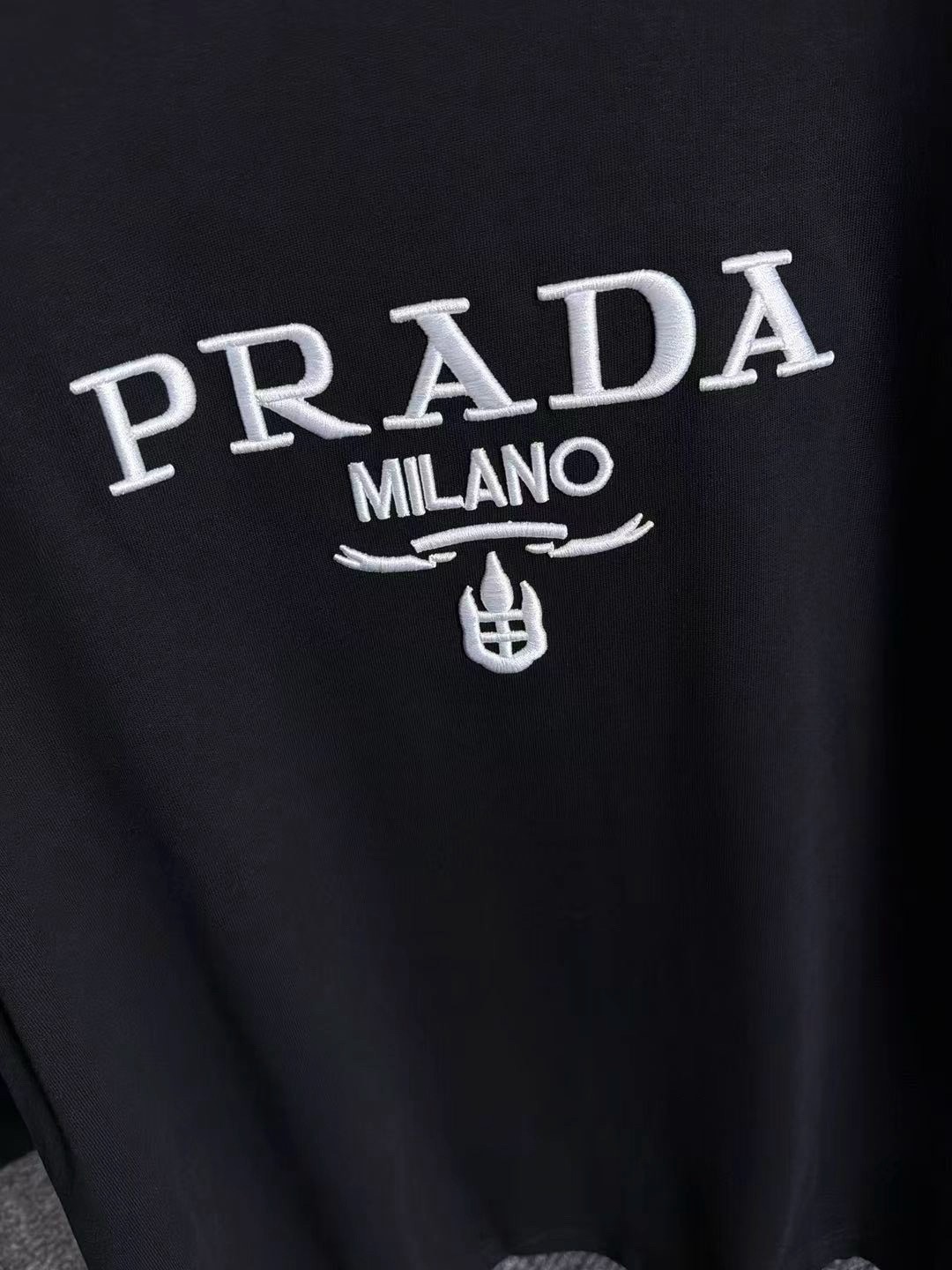 【PRADA】半袖 T シャツ