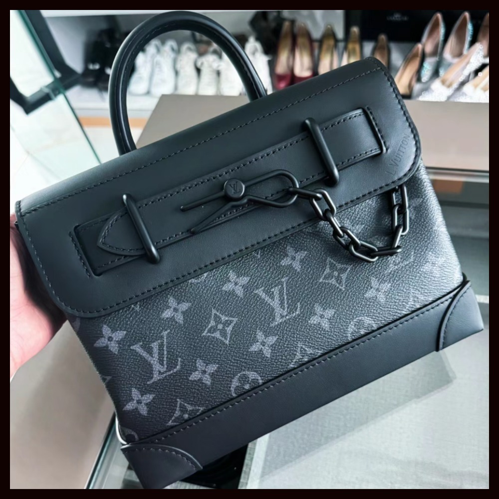 【人気】【24SS モダンでかっこいい♪】LOUIS VUITTON バッグ M46953