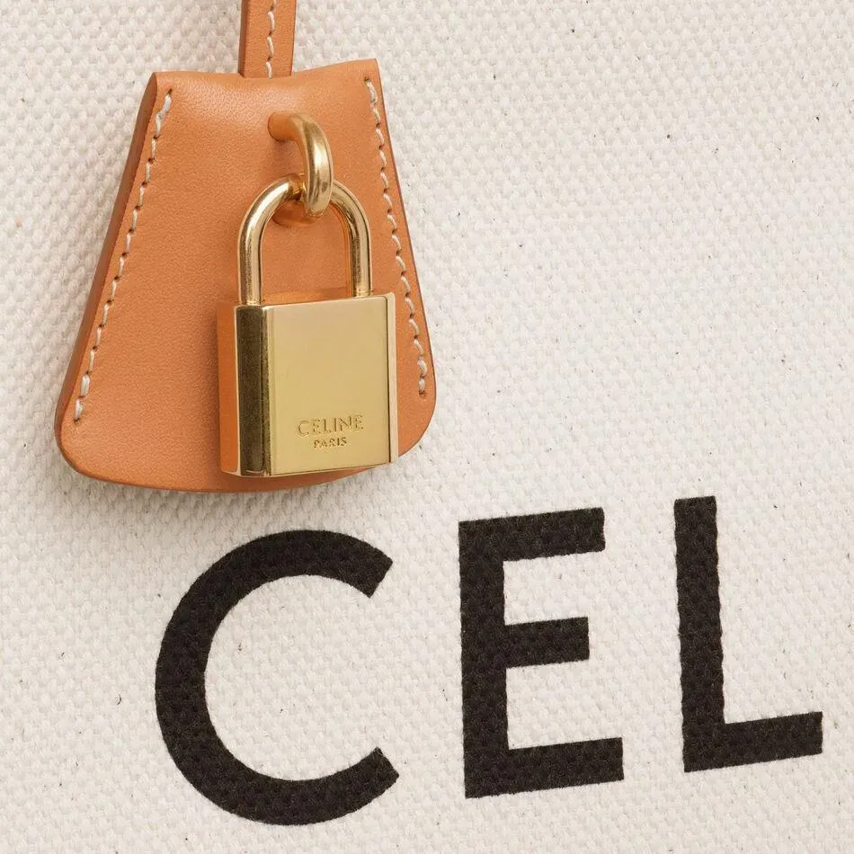 【CELINE】永遠の定番クラシックトートから | 夏にも持ちたい帆布バッグ新登場