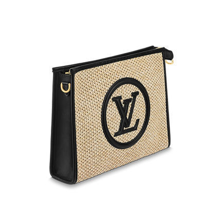 【LOUIS VUITTON】ヴィトンTシャツスニーカーパーカーに合うショルダーバッグ