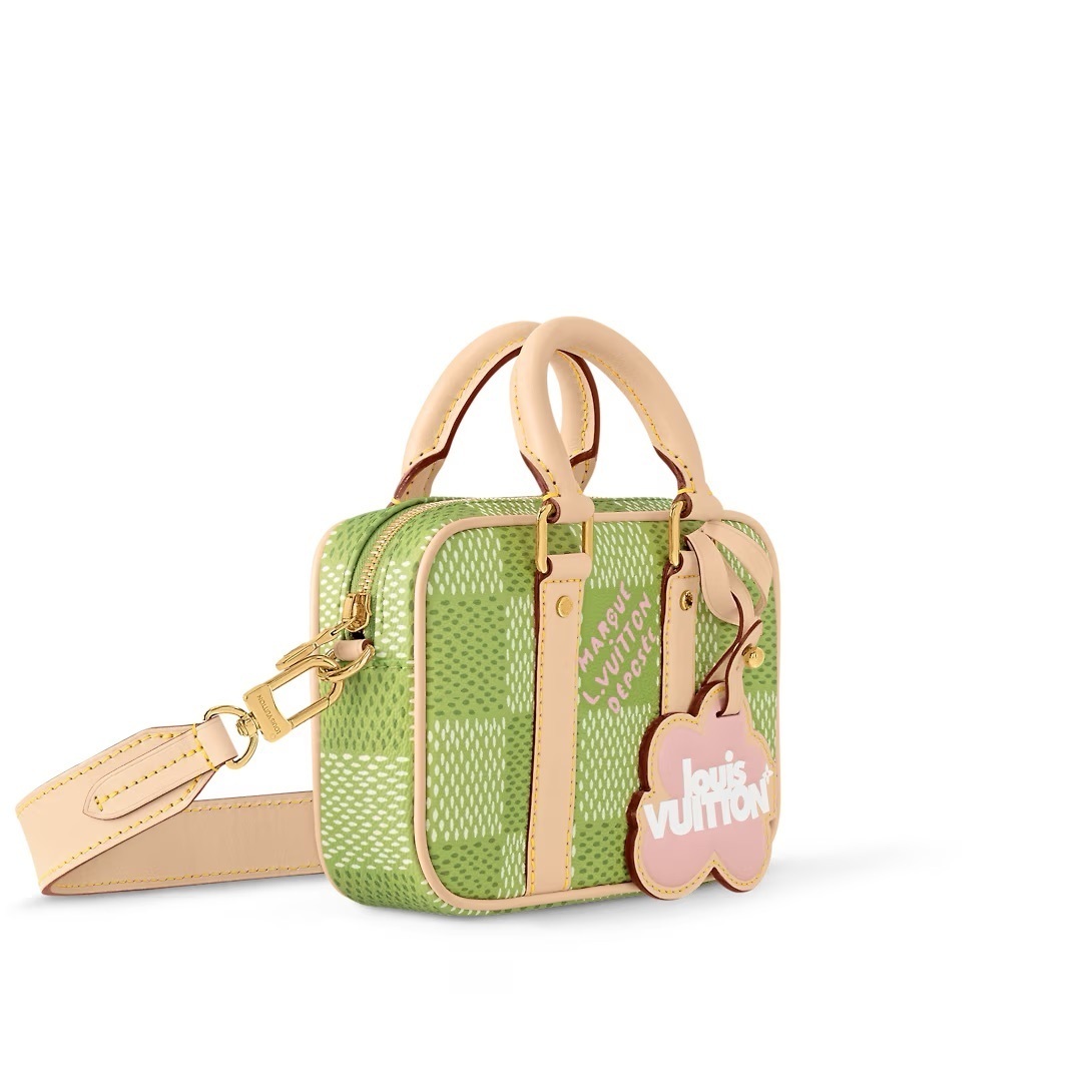 【LOUISVUITTON】【こだわりのディテール♪】ルイヴィトンナノポルトドキュマン N40643