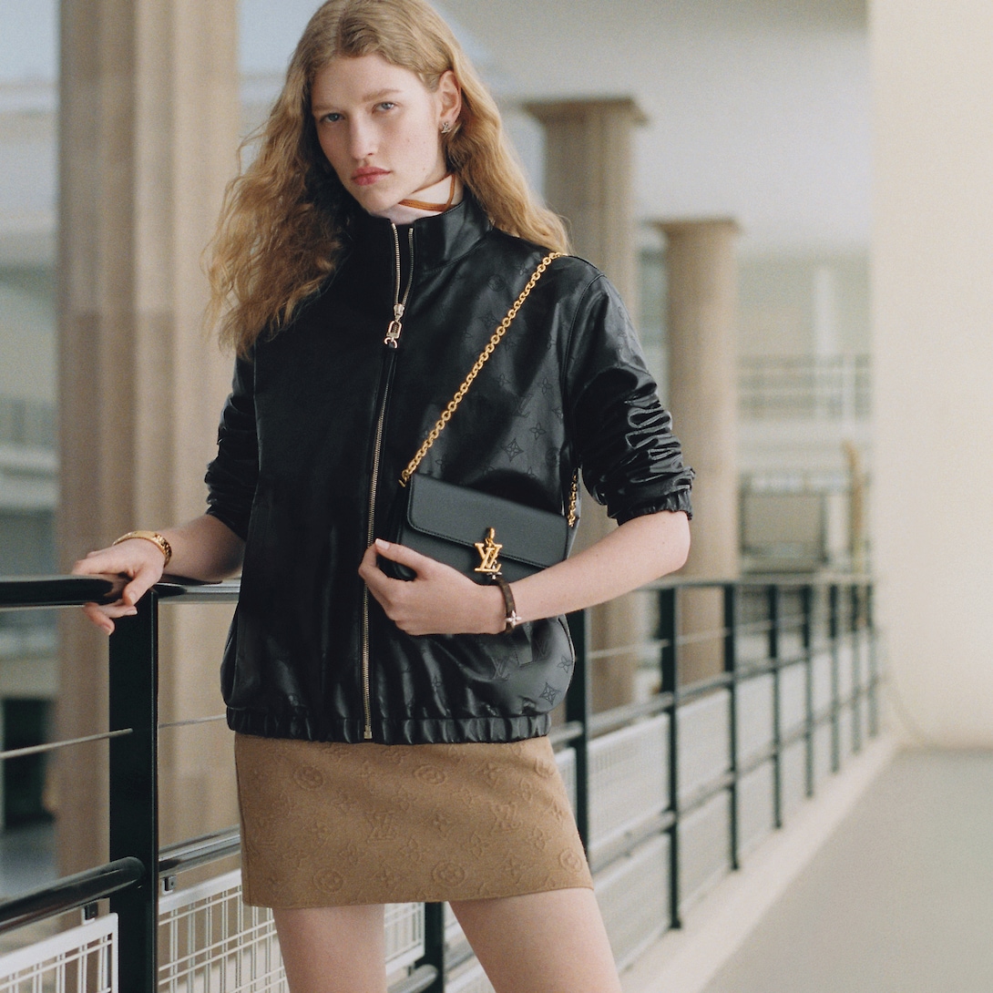 LOUIS VUITTON★ ルイヴィトン WALLET ON CHAIN LV BLOOM 4色