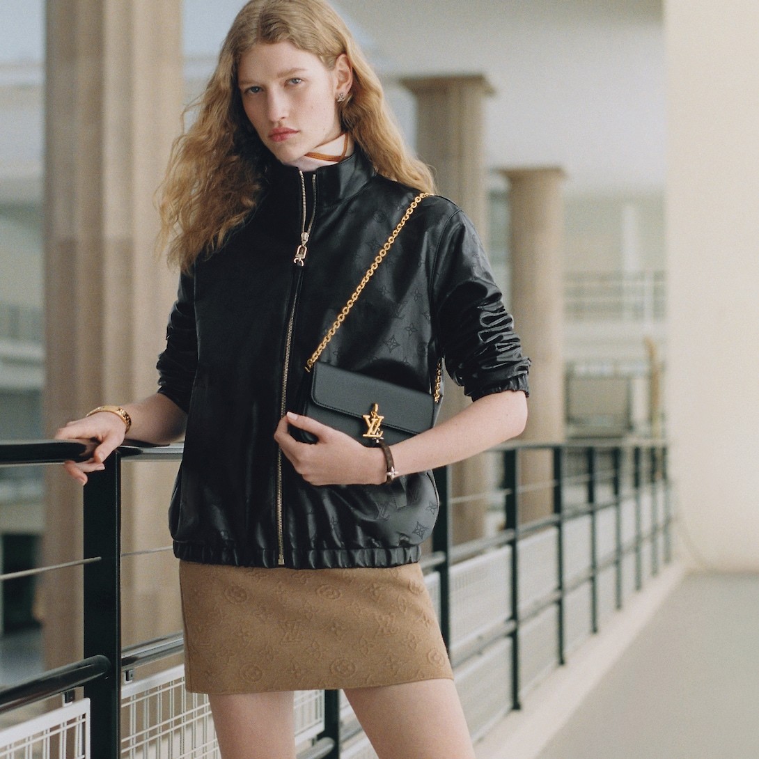 LOUIS VUITTON★ ルイヴィトン WALLET ON CHAIN LV BLOOM 4色