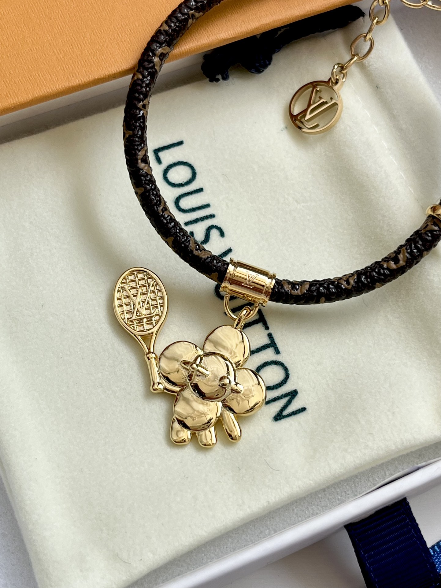 Louis Vuitton（ルイヴィトン）vivienne ブレスレット