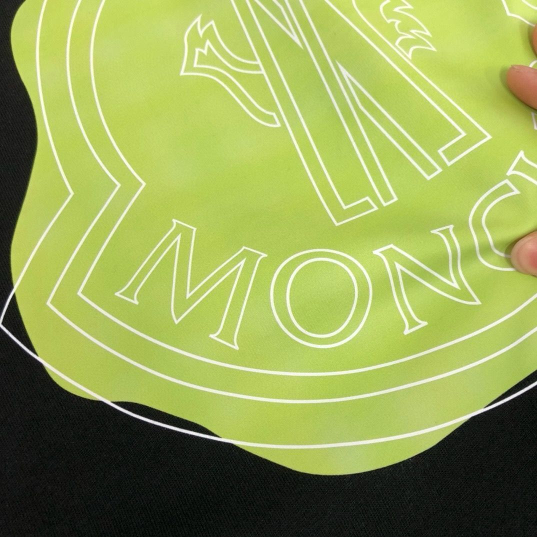 【MONCLER旗艦店】（モンクレール）長袖 ご好評に付き再入荷！