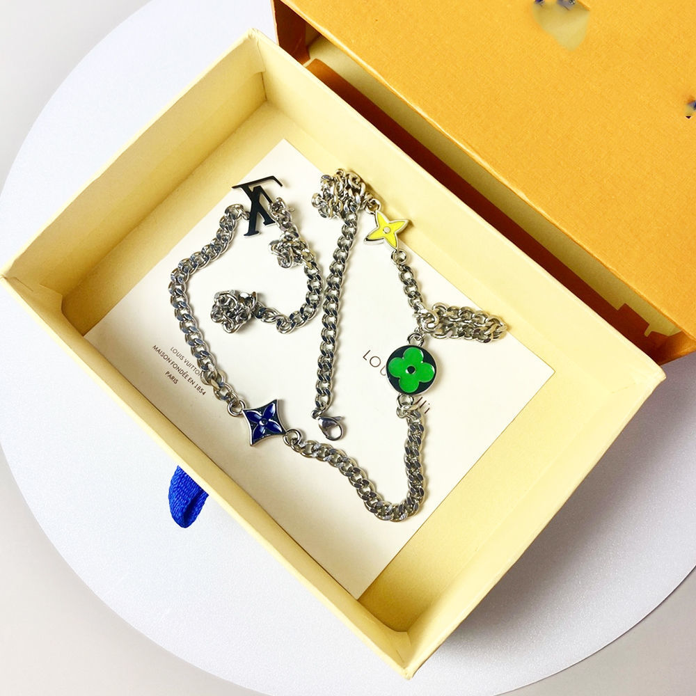 LOUIS VUITTON（ルイヴィトン）Monogram ネックレス OR ブレスレット