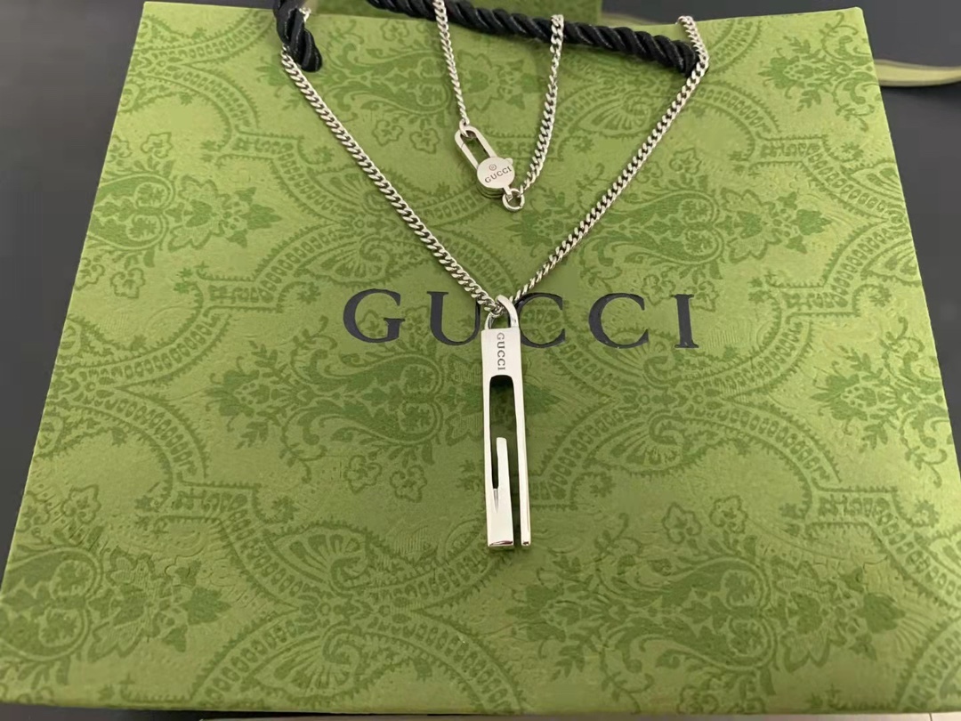 GUCCI ペンダントネックレス
