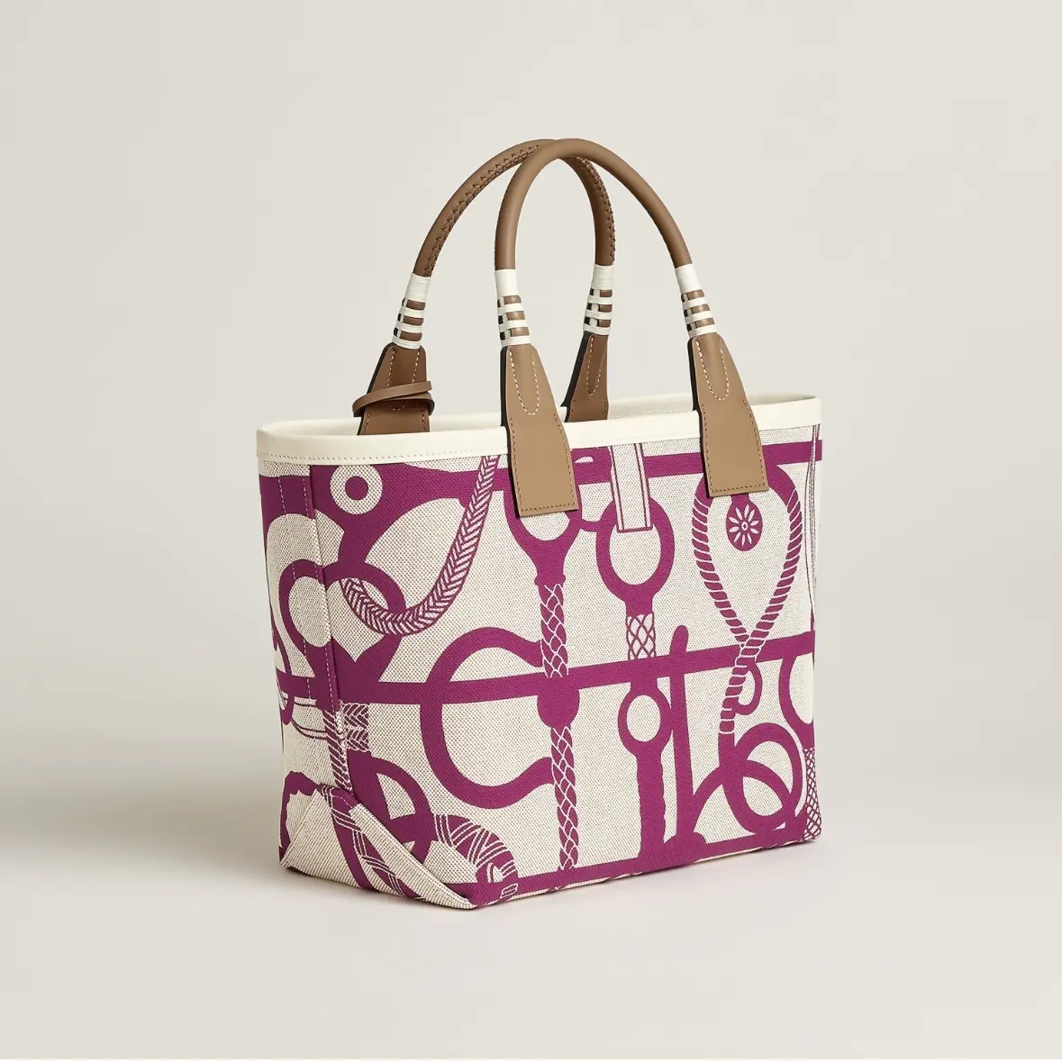 【鮮やかなカラーでフェミニン♡】HERMES Steeple 25バッグ