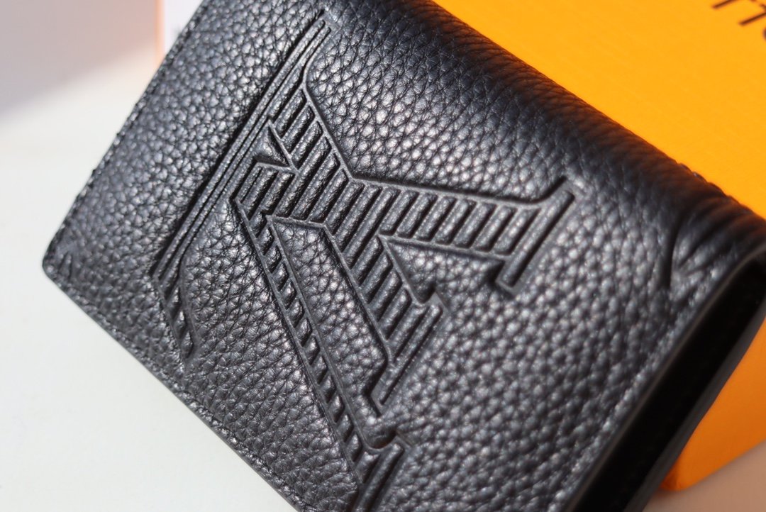 Louis Vuitton (ルイ・ヴィトン) 財布 11x8x1 cm