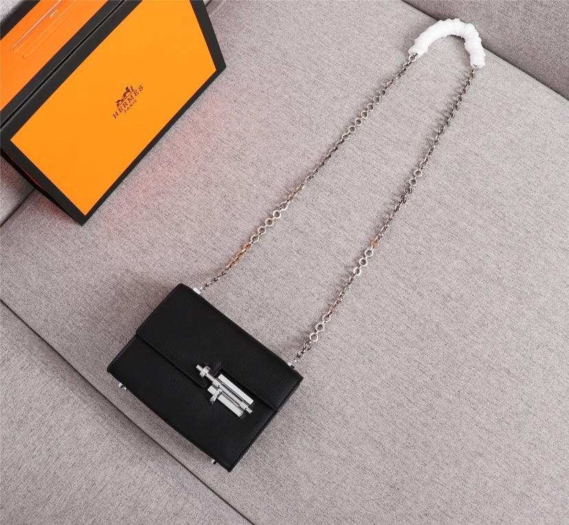 HERMES☆バッグ《ヴェルー》チェーン ミニ ポシェット カーフ 黒