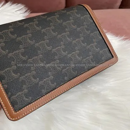 【CELINE】 TRIOMPHE CANVAS WALLET チェーンウォレット