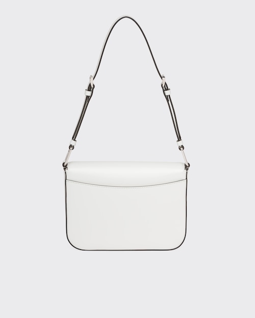 🔥大人気！雑誌「VIVI」に掲載!💓藤田ニコルの愛用ブランドの新作バッグが掲載された💓ブラックレザーショルダーバッグ 👜大人の女性へ