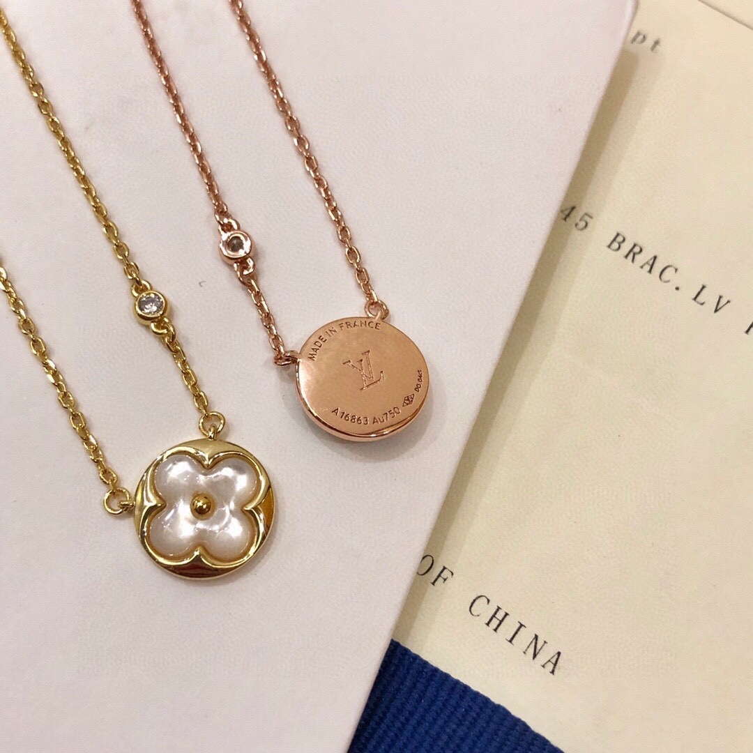 LOUIS VUITTON（ルイヴィトン） シェルネックレス Q93520