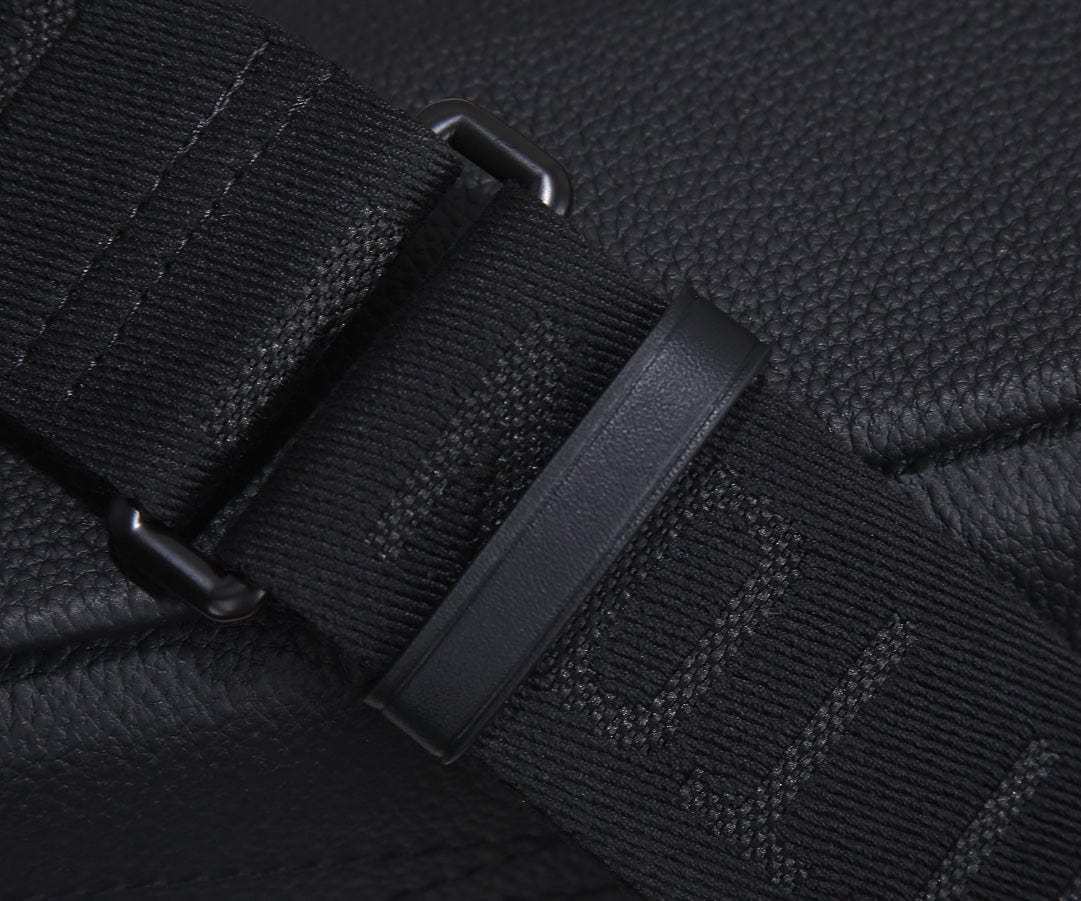 LOUIS VUITTON テイクオフ・メッセンジャー M57080