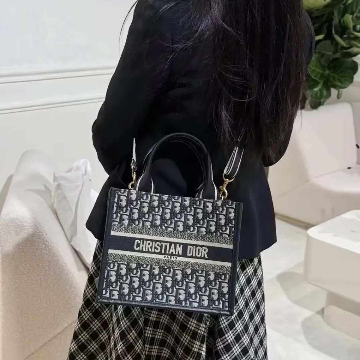 スタイリッシュで可愛い★DIOR BOOK TOTE バッグ スモール