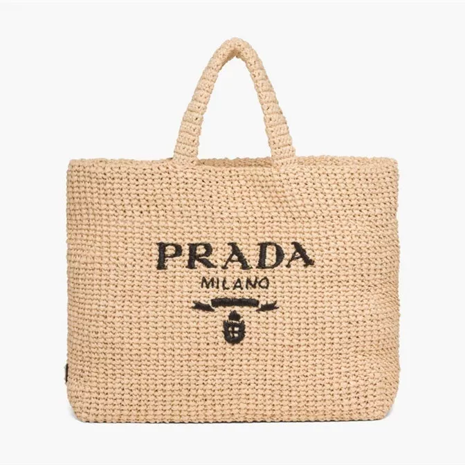 【PRADA】パリ限定！長澤まさみさん着用！夏らしいムードの大人気のラフィアトートバッグ！！