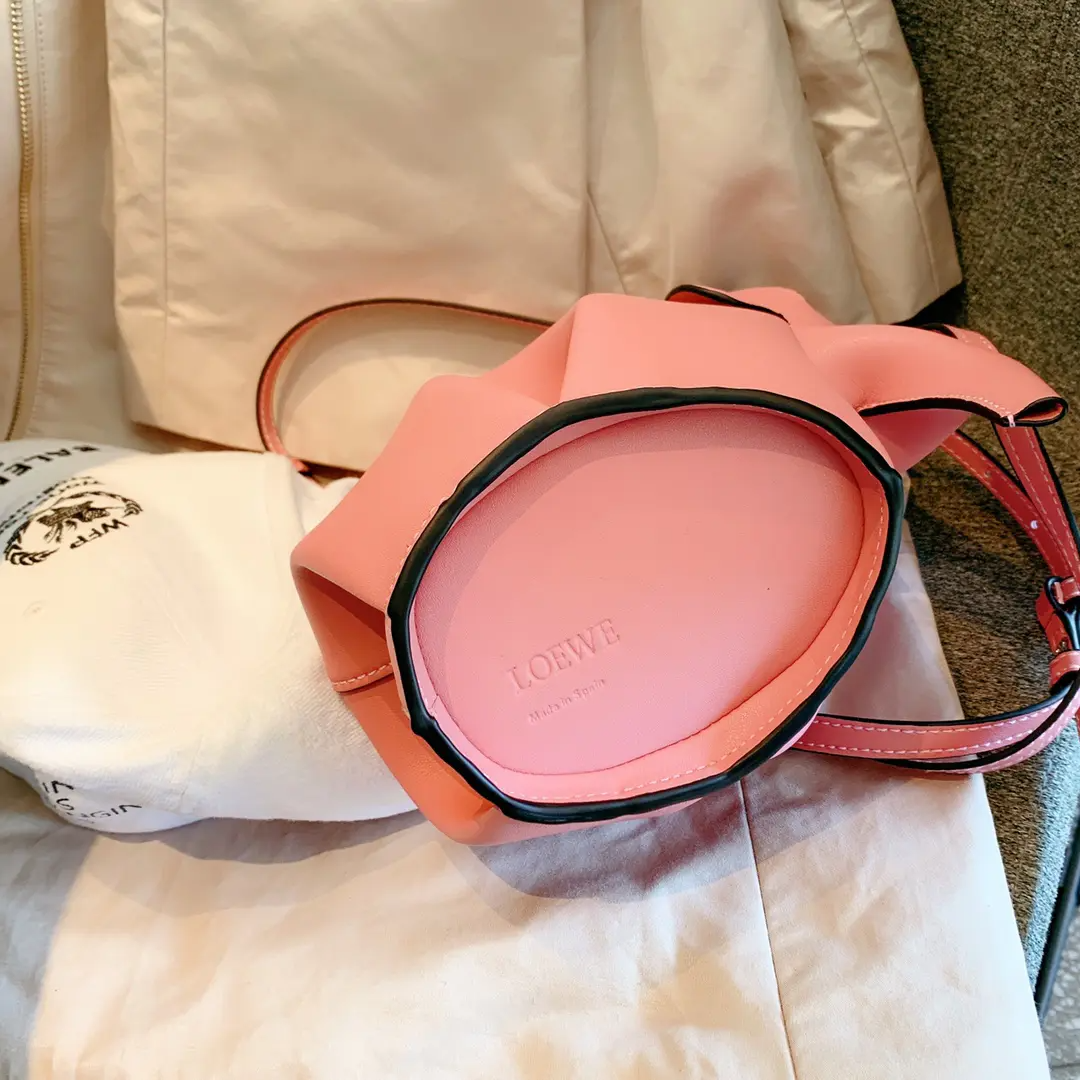 Loewe-ロエベ カウンター 新品 レザー エレファント バッグ