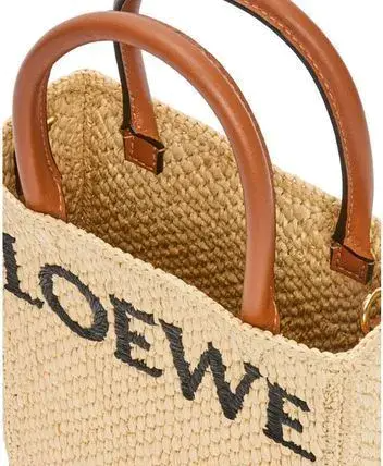 [loewe]すぐ届く☆新作☆loewe☆ラフィアトートバッグ