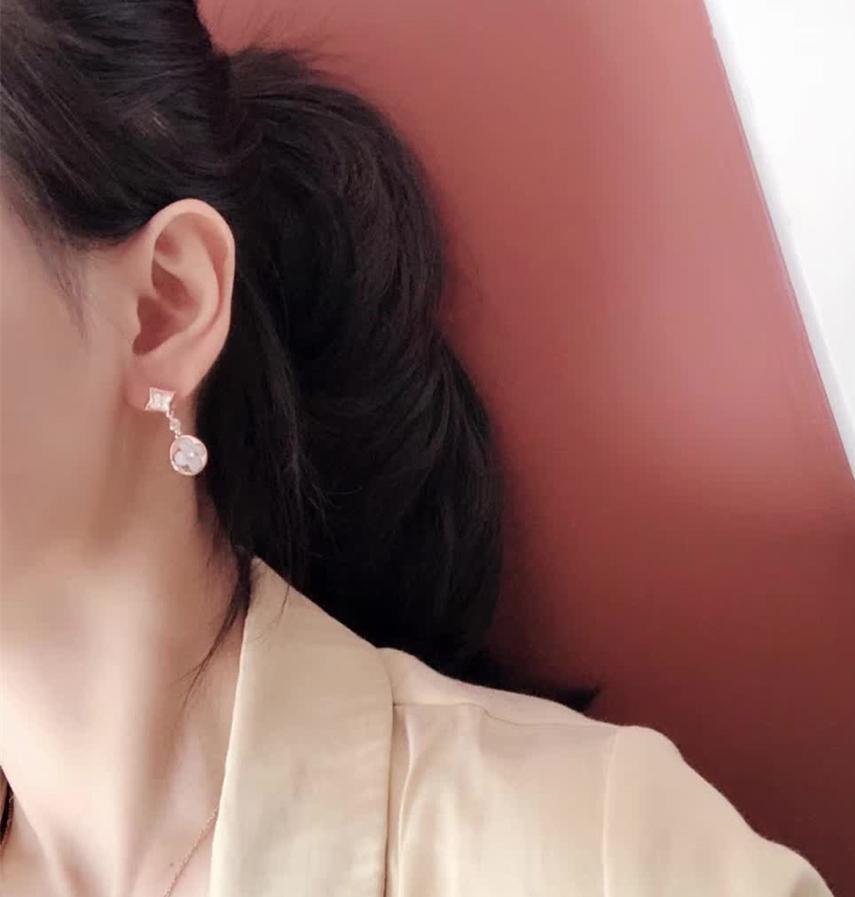 Louis Vuitton（ルイヴィトン）イヤリング  18K