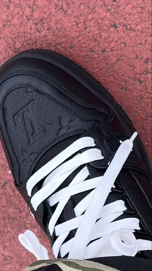 Louis Vuitton スニーカー LV トレーナー 1AAREY