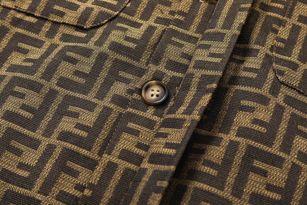 【FENDI 公式旗艦店】 フェンディ シャツ ご好評に付き再入荷！