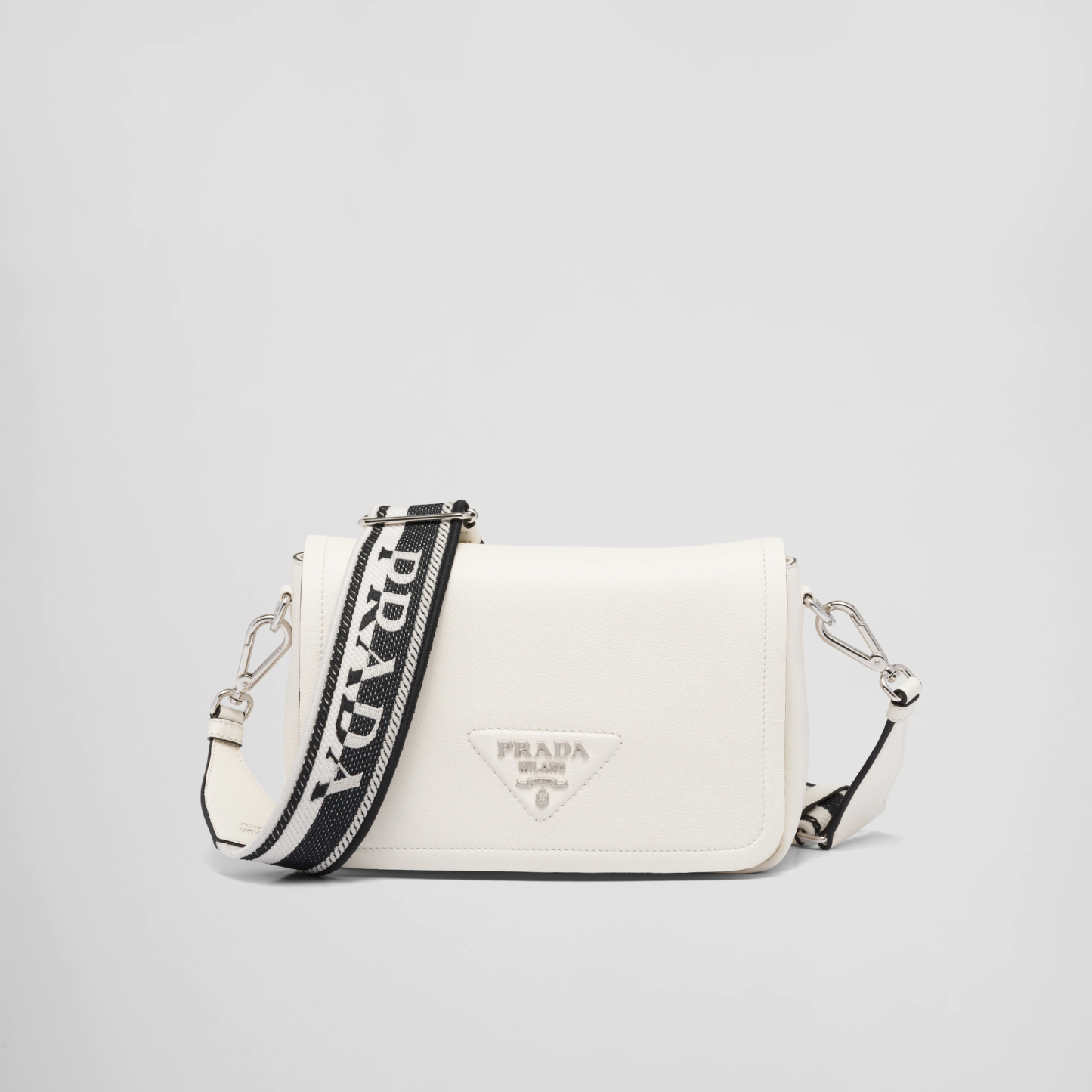 レザーショルダーバッグ