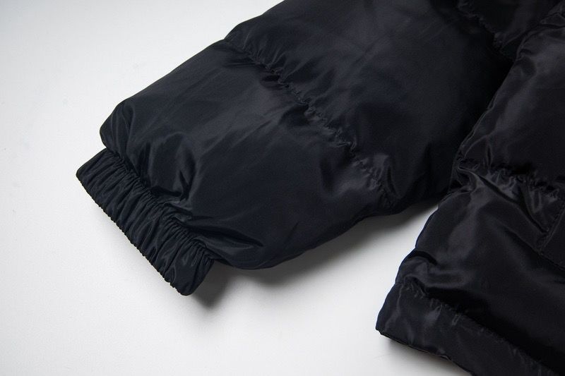 【Trapstar旗艦店】ダウンジャケット 男女兼用 ご好評に付き再入荷！