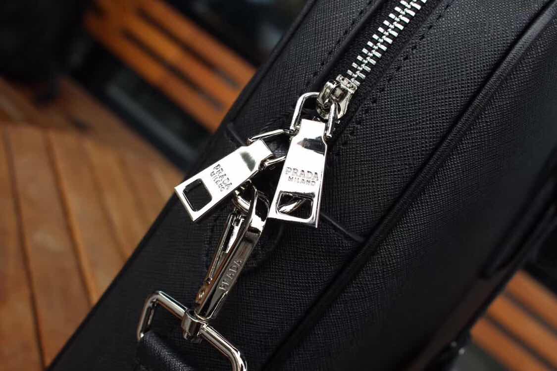 【PRADA 公式旗艦店】プラダ ブリーフケース当日出荷 好評に付き再入荷！39*30*6.5CM