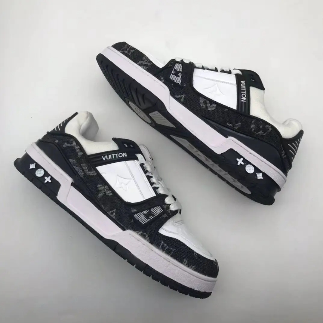 ルイ・ヴィトンのトレーナー