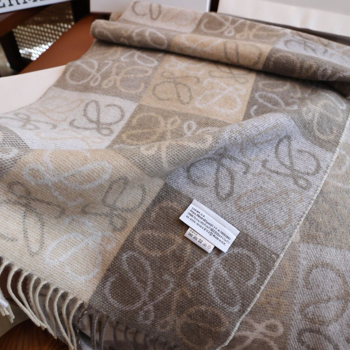 【LOEWE公式旗艦店】ロエベ スカーフ 限定発売 送料無料