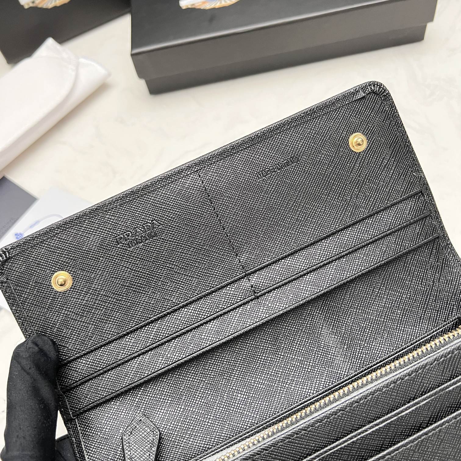 Pradaレザー コンチネンタルウォレット 財布 折財布