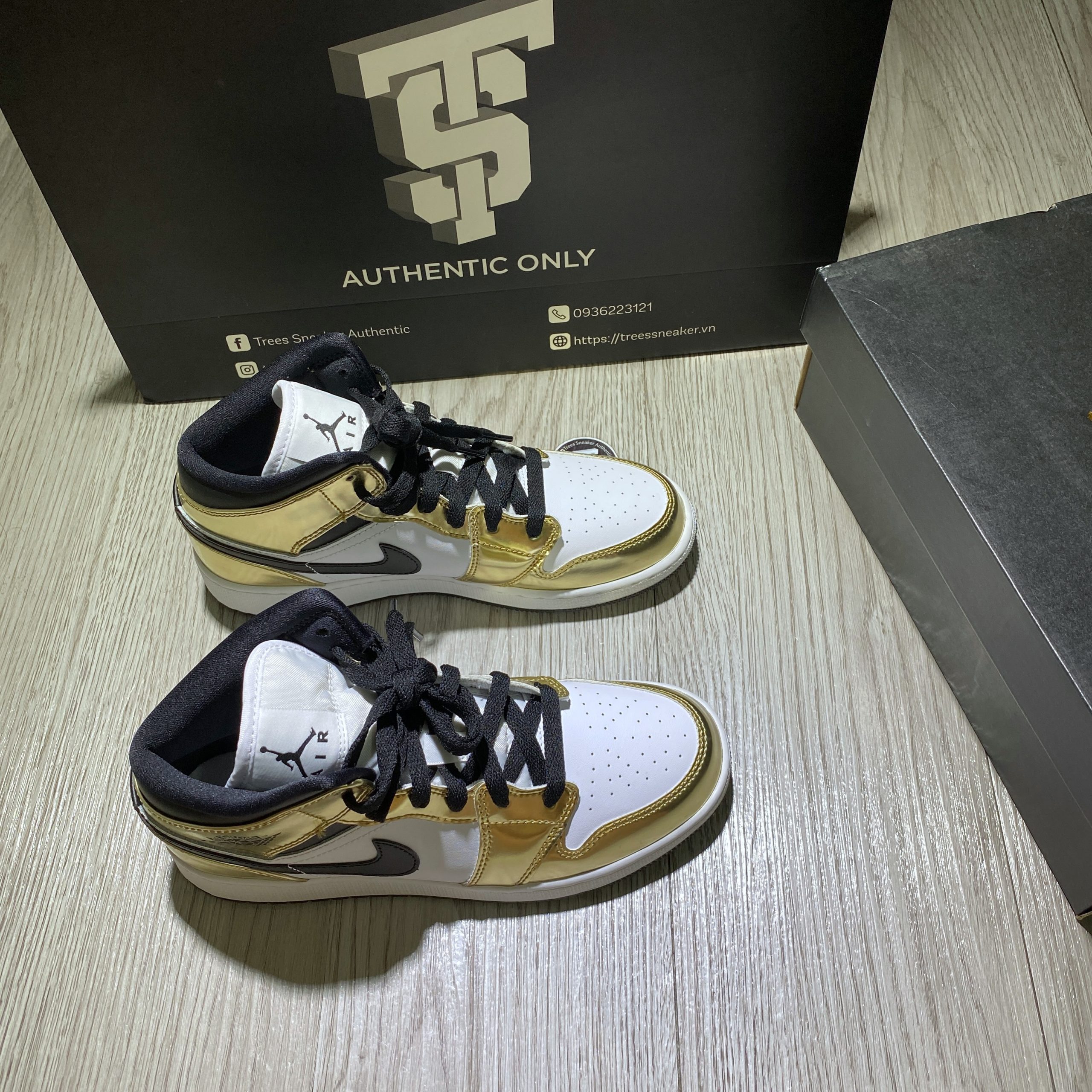 NIKE ナイキ AIR JORDAN 1 MID SE 'METALLIC GOLD' エア ジョーダン ワン ミッド スペシャルエディション  メタリック ゴールド メンズ レディース スニーカー METALLIC GOLD/BLACK-WHITE メタリックゴールド/ブラック ホワイト【海外展開 日本未入荷】