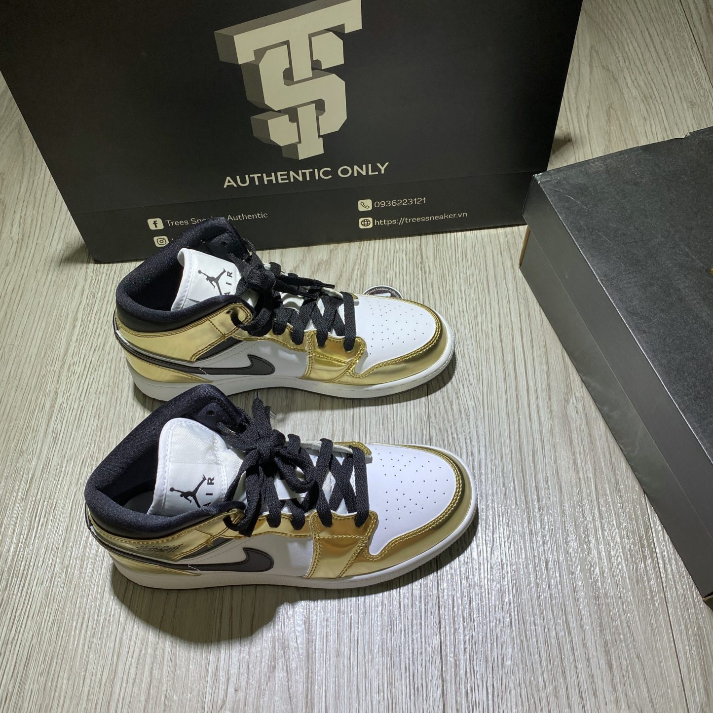 NIKE ナイキ AIR JORDAN 1 MID SE 'METALLIC GOLD' エア ジョーダン ワン ミッド スペシャルエディション  メタリック ゴールド メンズ レディース スニーカー METALLIC GOLD/BLACK-WHITE メタリックゴールド/ブラック ホワイト【海外展開 日本未入荷】