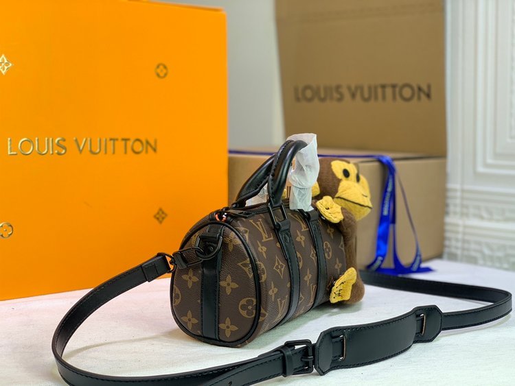 LouisVuitton ルイヴィトン ショルダーバッグ & クロスボディバッグ M80118
