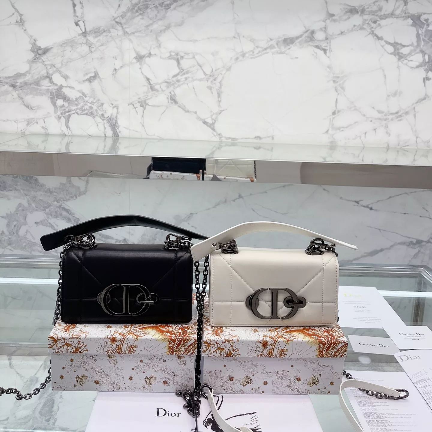 Dior/ディオールレディースバッグ新作30 MONTAIGNEトウチェックチェーンバッグショルダーバッグショルダーバッグ