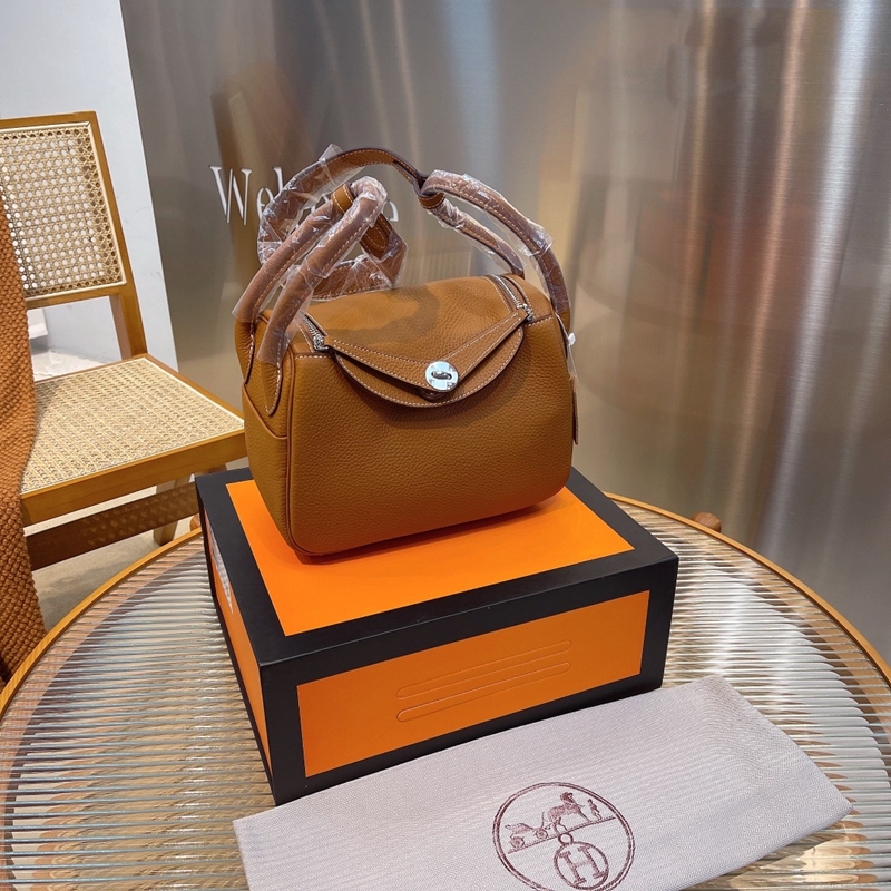 Hermes エルメス ☆ 2021年最新なクラシックな lindy ショルダーバッグ 手提げ袋 肩掛け
