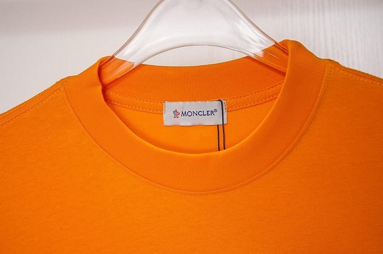 【Moncler 】（モンクレール）男女兼用、ご好評に付き再入荷！
