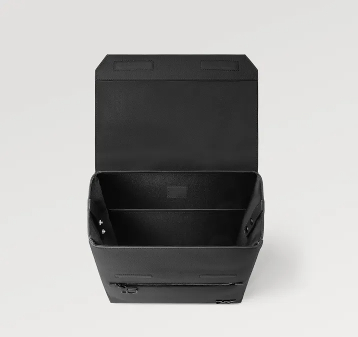 シルエットが美しい LOUIS VUITTON ファストライン バッグパック M21367