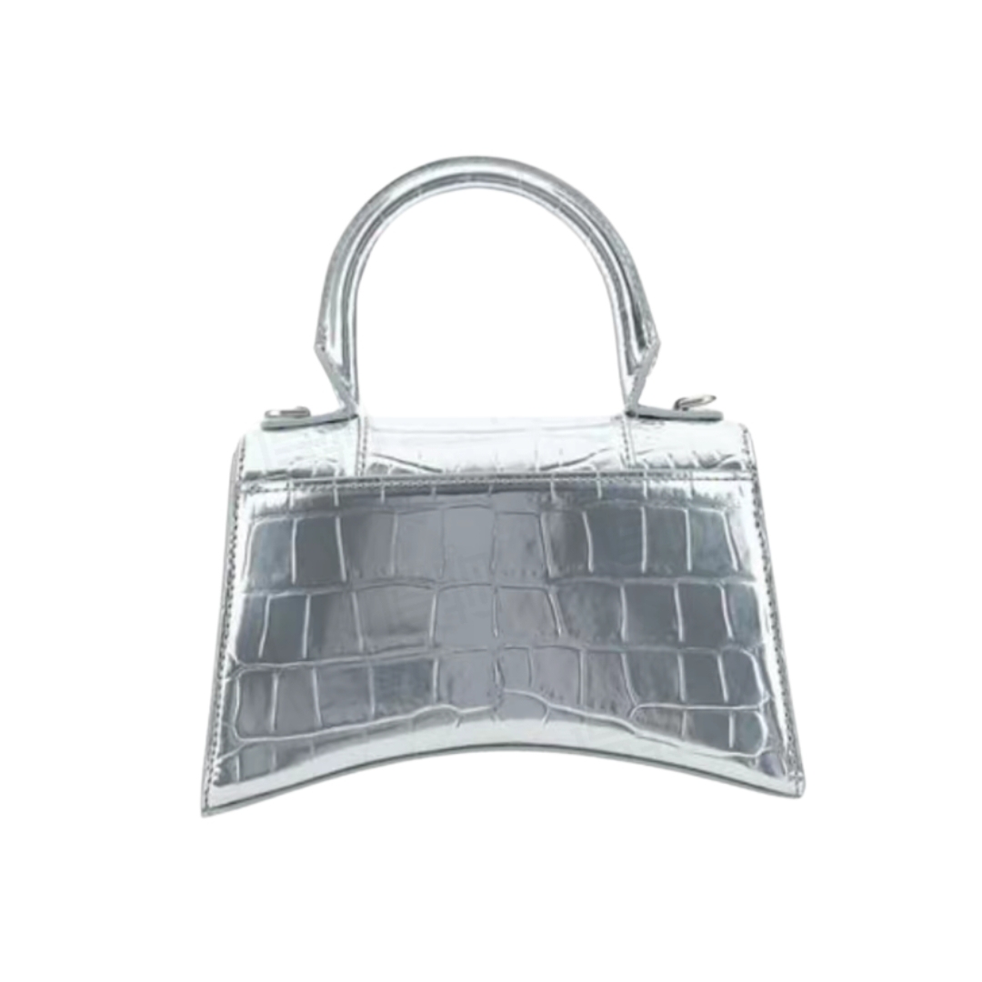 🔥STORY雑誌掲載🔥！2023新たに発表したバッグ！高垣麗子さん愛用の新作バッグが登場！💓日本人気上昇中↑↑↑売り切れ続出！