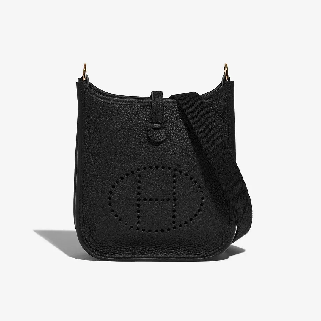 【HERMES】日本人気上昇中！エルメスの大人気新作“ÉVELYNE”バッグ