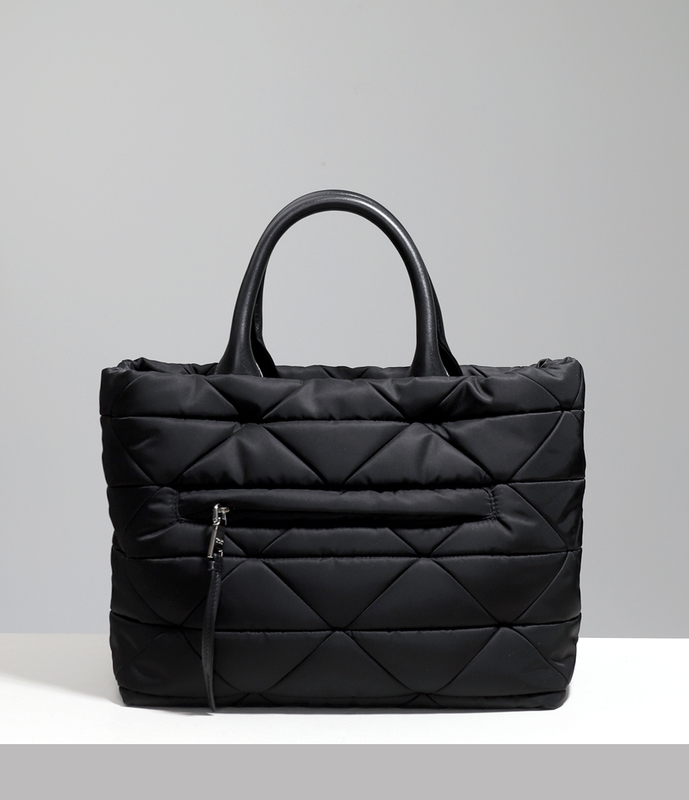 PRADA RE-NYLON ミディアム パデッドトートバッグ