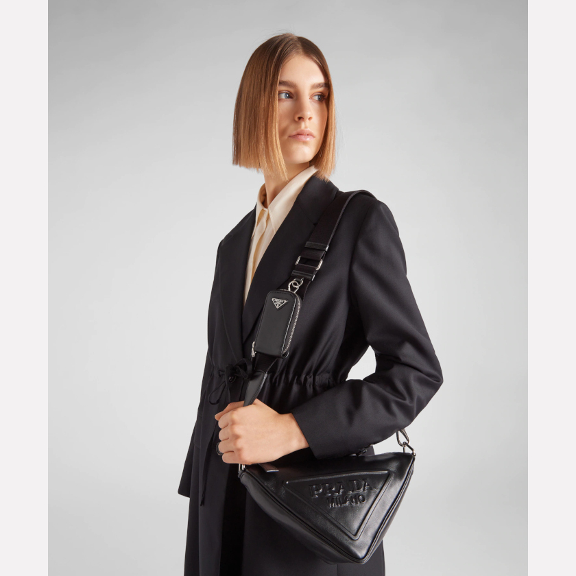 累積売上第１位☆新作☆ プラダ PRADA トライアングル レザーショルダーバッグ