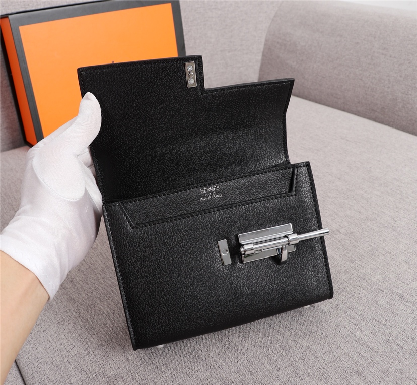 HERMES☆バッグ《ヴェルー》チェーン ミニ ポシェット カーフ 黒