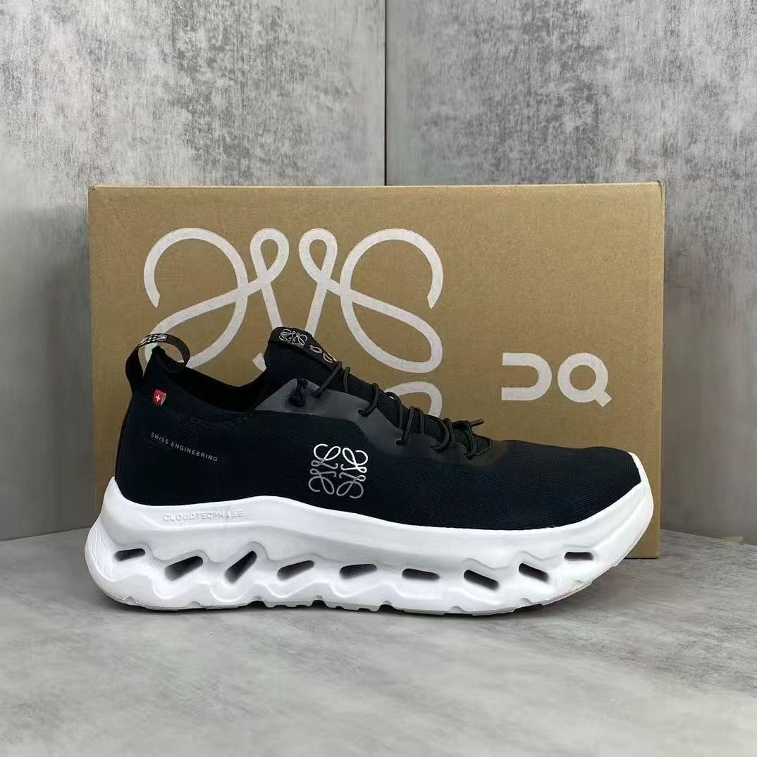 LOEWE ロエベ OUDTILT アウトドアスポーツシューズとカジュアルシューズ