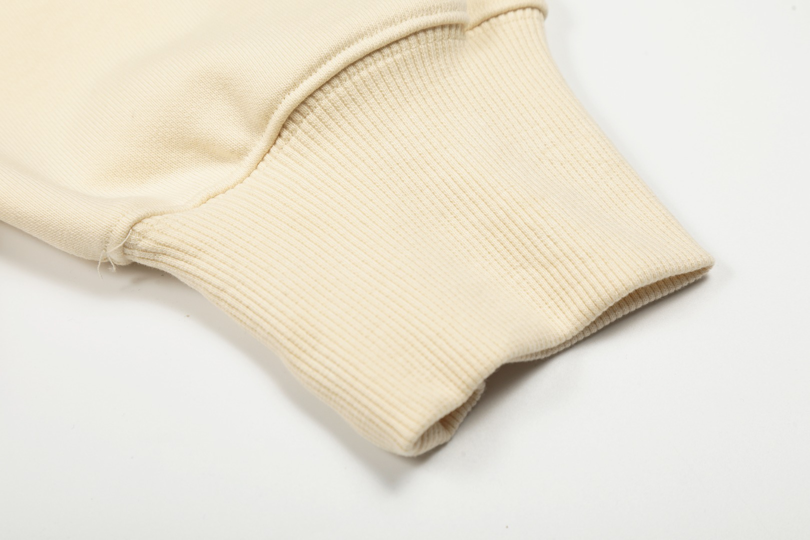 【AMI】刺繍パーカー