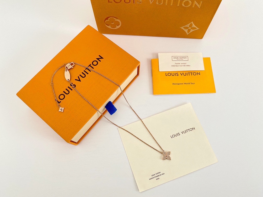 LOUIS VUITTON（ルイヴィトン）STAR BLOSSOM ネックレス Q93710