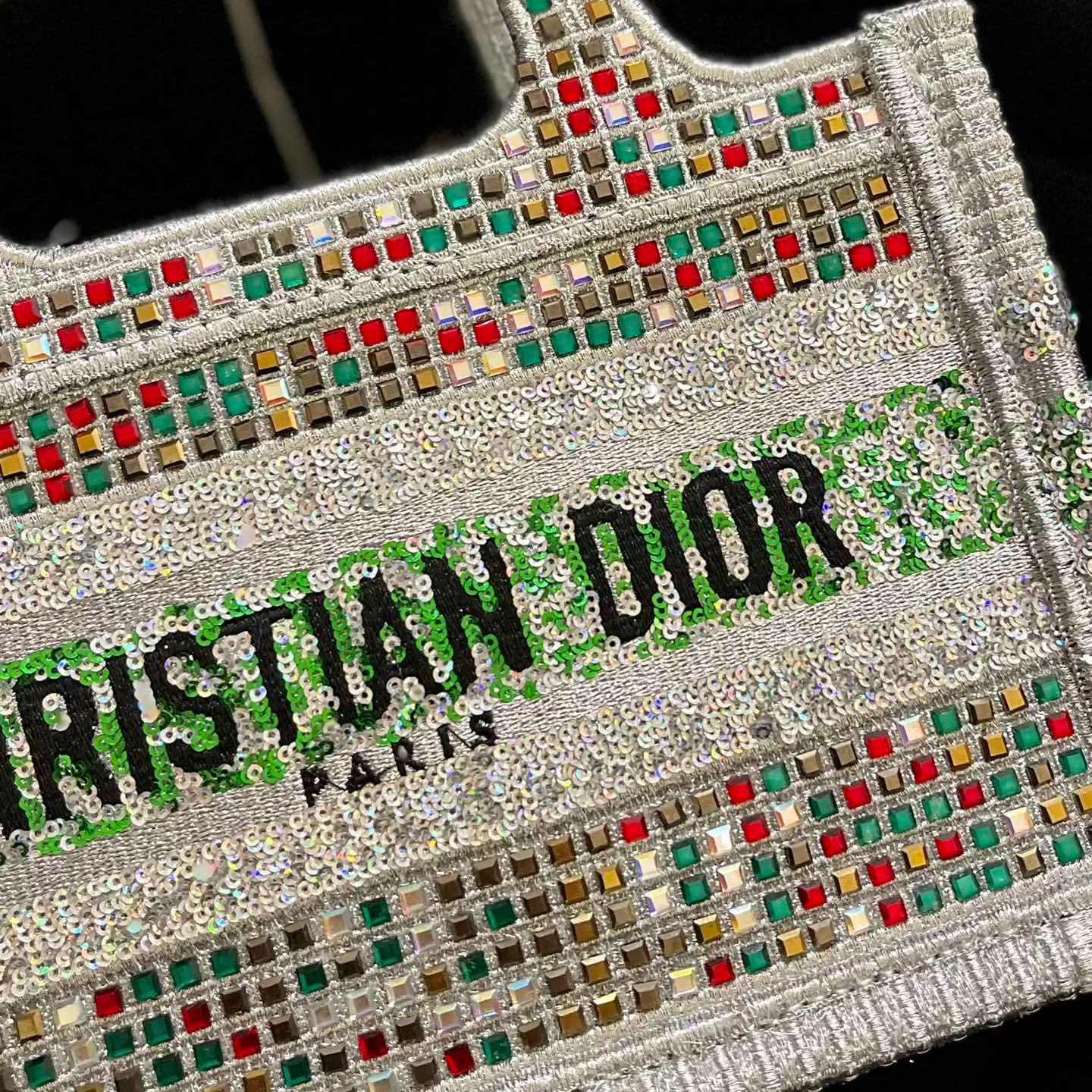 日本未入荷 DIORプレミアムジュエルモザイクBOOK TOTE