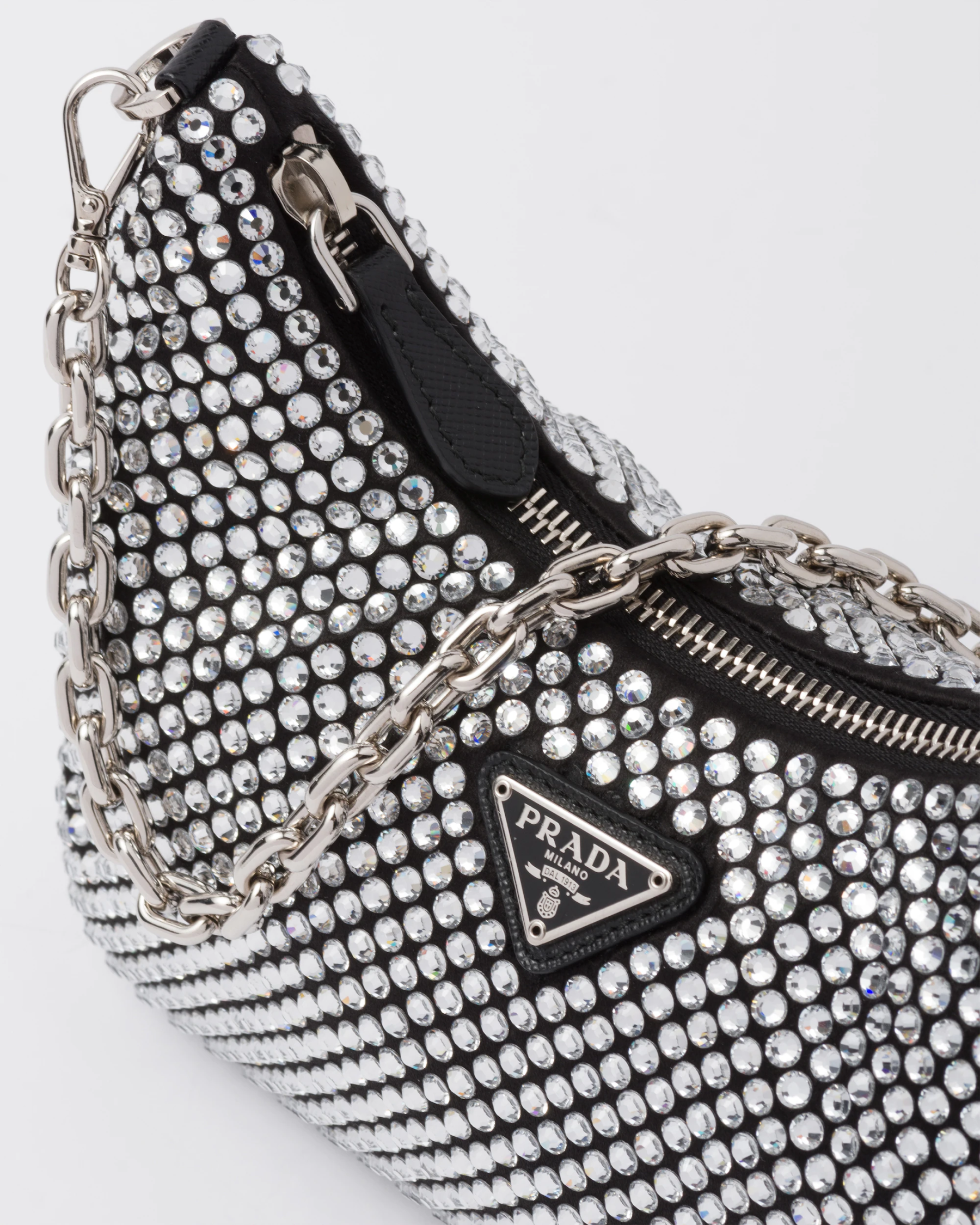 プラダ Re-Edition 2005 クリスタル サテンバッグ